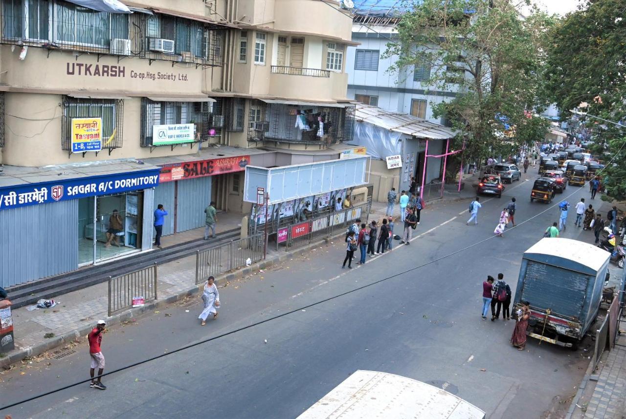 Sagar Dormitory Andheri - Nearest To Andheri Railway Station West Мумбаї Екстер'єр фото