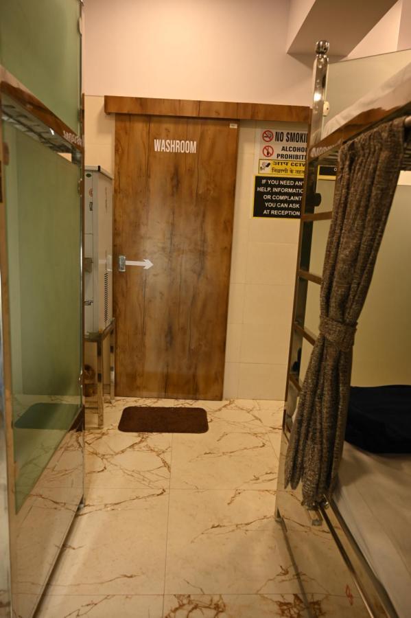 Sagar Dormitory Andheri - Nearest To Andheri Railway Station West Мумбаї Екстер'єр фото
