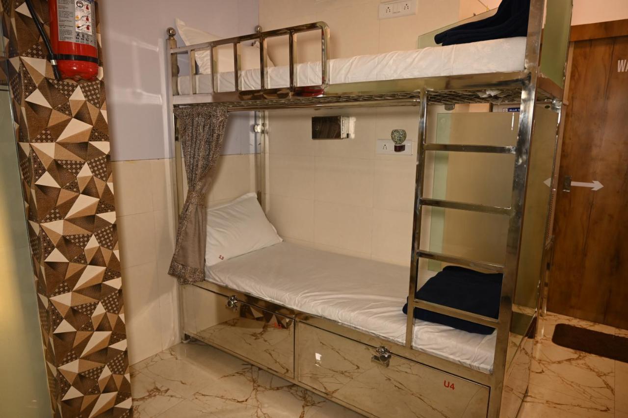 Sagar Dormitory Andheri - Nearest To Andheri Railway Station West Мумбаї Екстер'єр фото