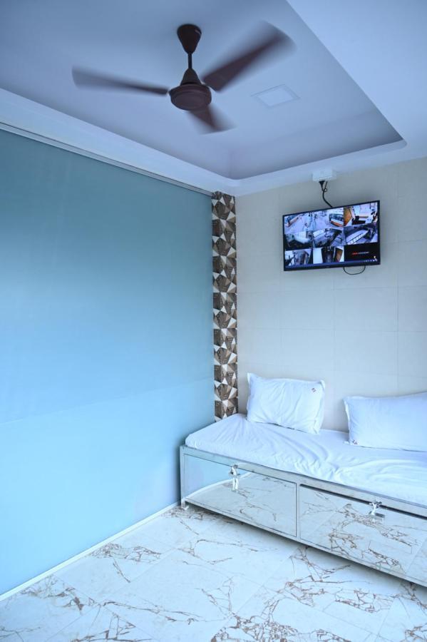 Sagar Dormitory Andheri - Nearest To Andheri Railway Station West Мумбаї Екстер'єр фото