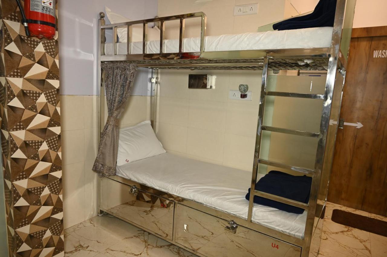 Sagar Dormitory Andheri - Nearest To Andheri Railway Station West Мумбаї Екстер'єр фото